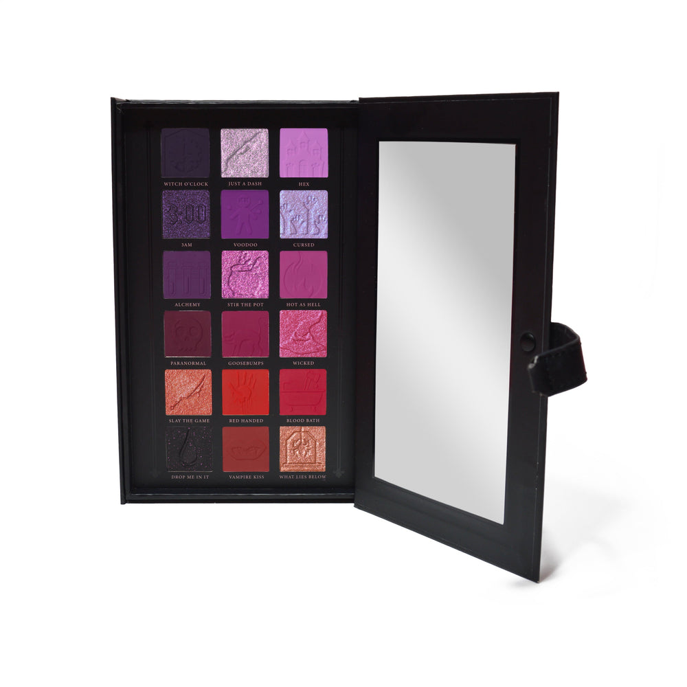 Paleta de sombras de ojos de Halloween A Droplet Of Magic de P.Louise