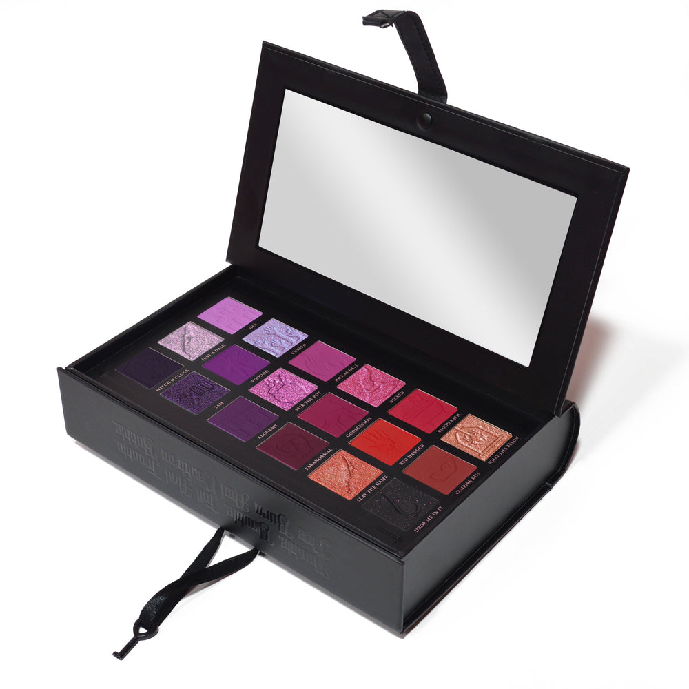 Paleta de sombras de ojos de Halloween A Droplet Of Magic de P.Louise