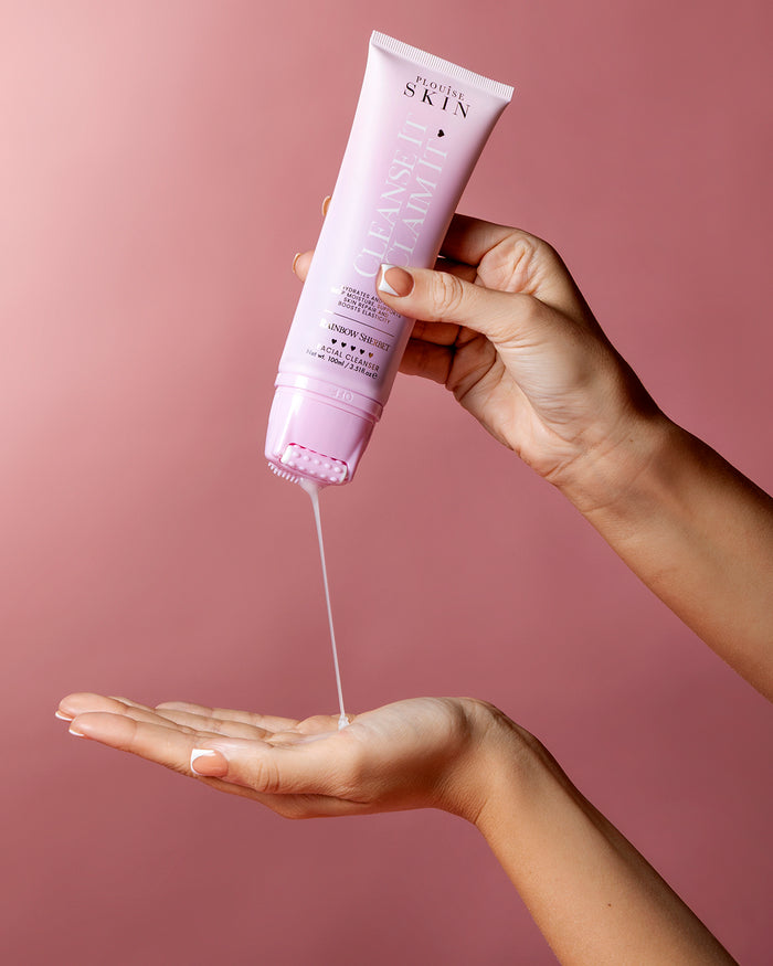 P.Louise Hyaluronic Acid Hydrating Facial Cleanser Model